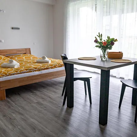 Apartment Miska Mírkovice