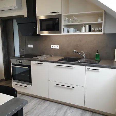 Miška * Mírkovice
